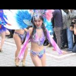 🌠 青白羽根のダンサー 🌠 ウニアン・ドス・アマドーリス 静岡 サンバ パレード【dance motion & beautiful costume of Samba】①